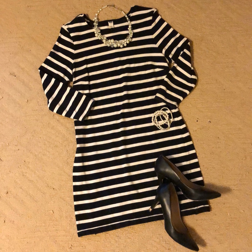 Stripped Semi-Fitted Dress (Medium)